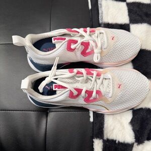 Women’s Puma sneakers